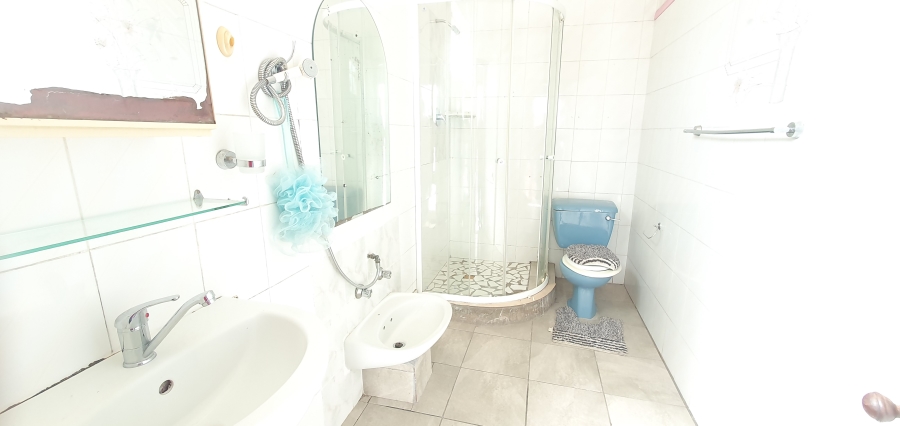 5 Bedroom Property for Sale in Uitenhage Upper Central Eastern Cape